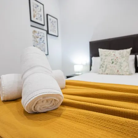 Florit Flats - The Monteolivete * Valensiya